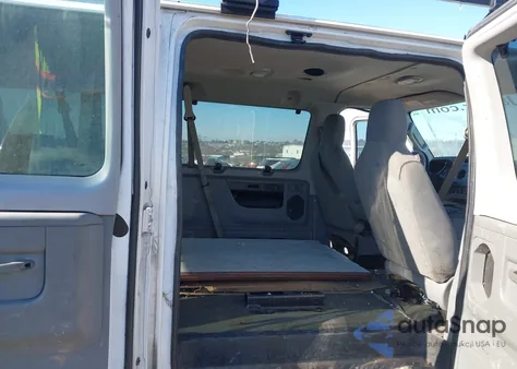 2011 Ford E-350 Super Duty Xlt z USA, uszkodzony, nr VIN 1FBNE3BL3BDA53064